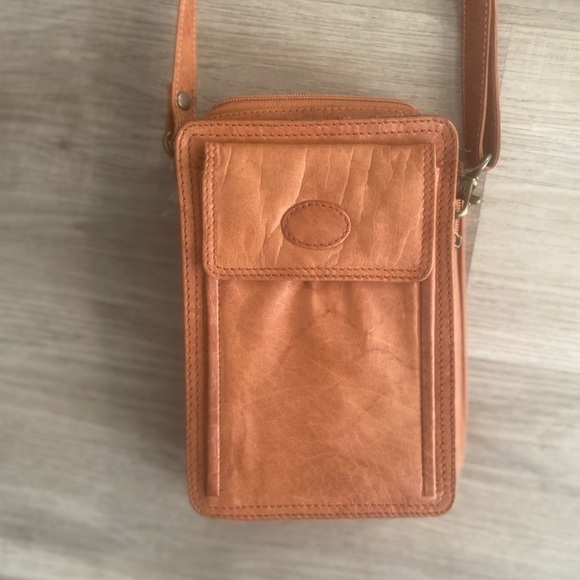 Never used leather wallet purse. Keep your cards, phone, sunglasses - Picture 1 of 14